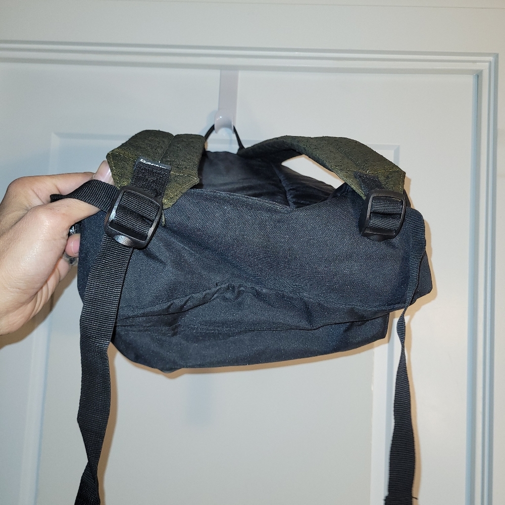 Green backpack - Picture 9 of 9